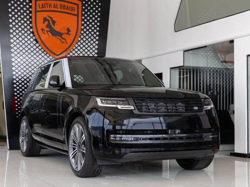 2026 Land Rover Range Rover HSE P530 Vogue Black Edition 4.4 L V8 Engine Black Maroon SUV GCC