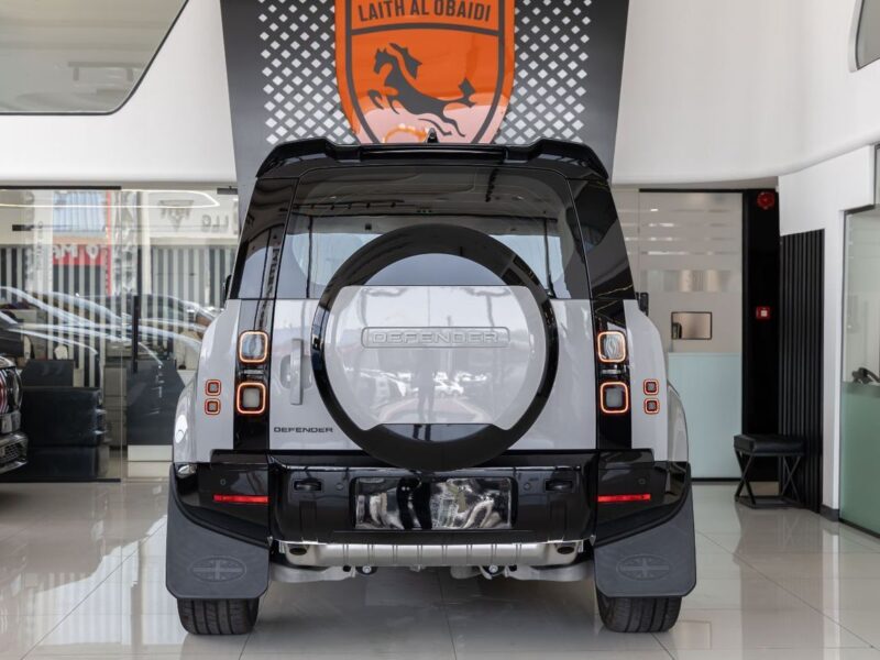 2026 Land Rover Defender 110 X-Dynamic HSE P400 4.0L 6 Cylinders Petrol Engine Light Grey Tan SUV GCC