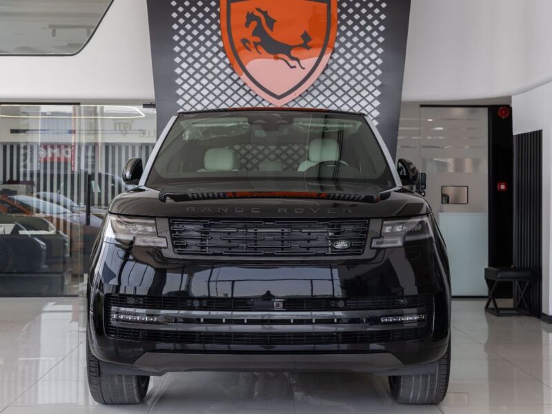 2026 Land Rover Range Rover HSE P530 Vogue Black Edition 4.4 L V8 Hybrid Engine Black Beige SUV GCC