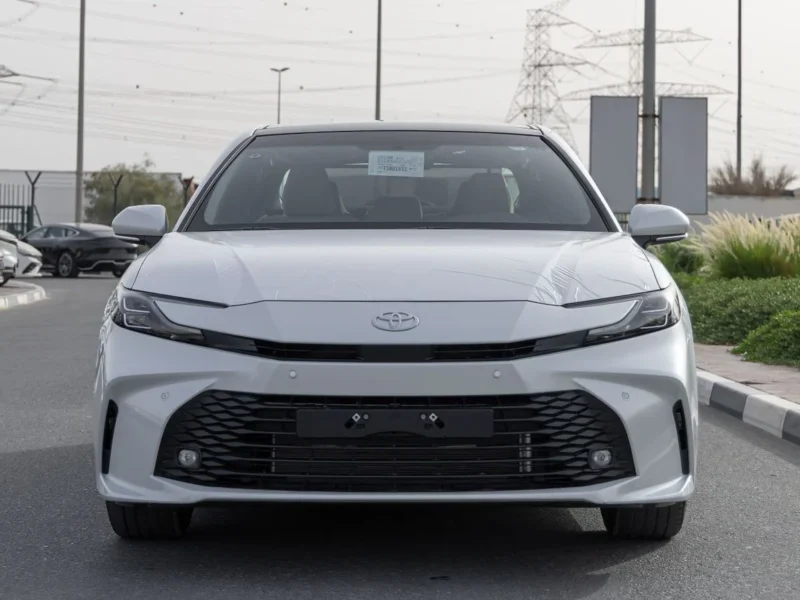 2026 Toyota Camry LE 2.5 Litres 4 Cylinders Hybrid Engine White Beige Sedan GCC Specs