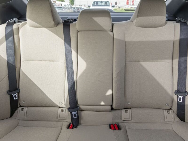 2026 Toyota Camry LE 2.5 Litres 4 Cylinders Hybrid Engine White Beige Sedan GCC Specs