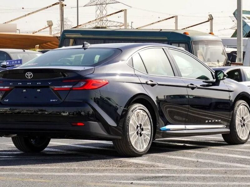 2026 Toyota Camry LE HYBRID 2.5-liter 4-Cylinder Engine Black Beige Sedan GCC Specs Automatic