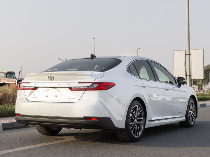 2026 Toyota Camry LUMIERE 2.5 Litres 4 Cylinders Hybrid Engine White Tan Sedan GCC Specs