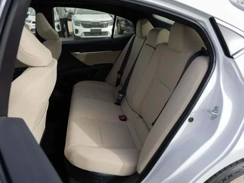 2026 Toyota Camry LE 2.5 Litres 4 Cylinders Hybrid Engine White Beige Sedan GCC Specs