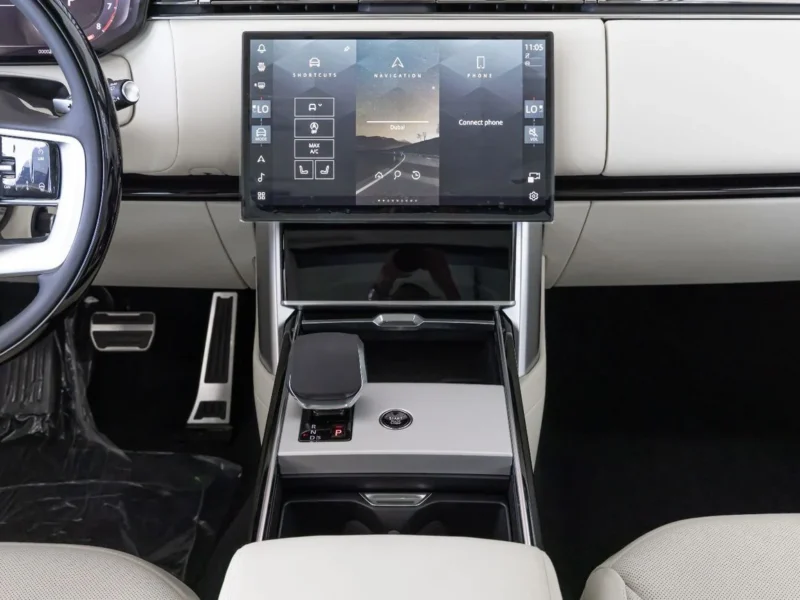 2026 Land Rover Range Rover Vogue HSE P530 Black Edition 4.0L 8 Cylinders Grey White SUV
