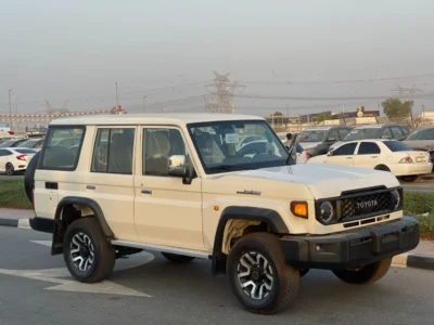 2026 Toyota Land Cruiser 70 HT VXR LC 78 2.8L 4 Cylinders Diesel Engine White Beige SUV