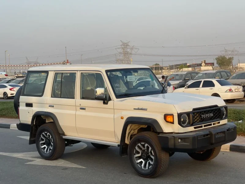 2026 Toyota Land Cruiser 70 HT VXR LC 78 2.8L 4 Cylinders Diesel Engine White Beige SUV