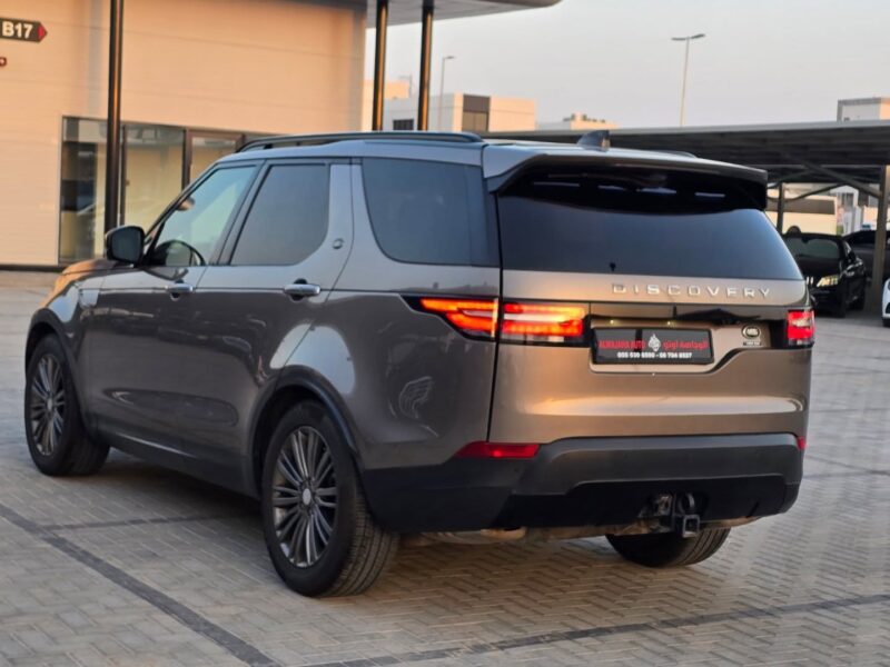 2018 Land Rover Discovery 3.0 Litres V6 Supercharged Petrol Engine Grey Tan SUV Automatic