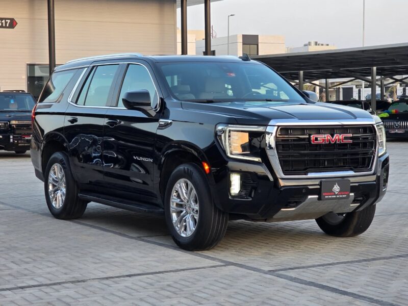 2021 GMC Yukon SLE 5.3-liter V8 Petrol EcoTec3 Engine Black Grey SUV GCC Specs Automatic