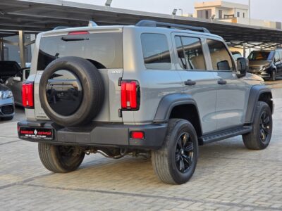 2024 GWM Tank 300 2.0-Liter 4-Cylinder Turbocharged Petrol Engine Grey Black SUV GCC Specs