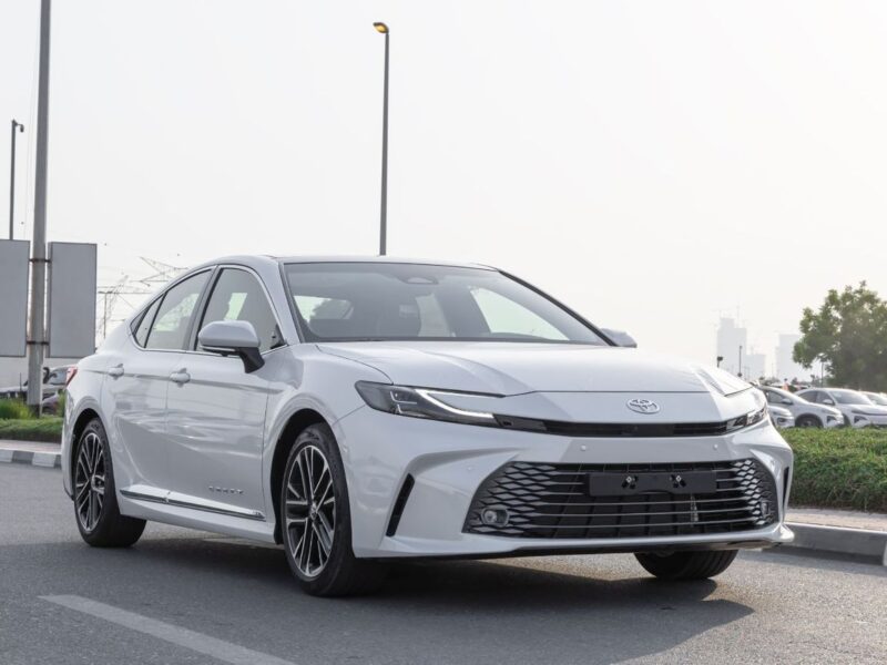 2026 Toyota Camry LUMIERE 2.5 Litres 4 Cylinders Hybrid Engine White Tan Sedan GCC Specs