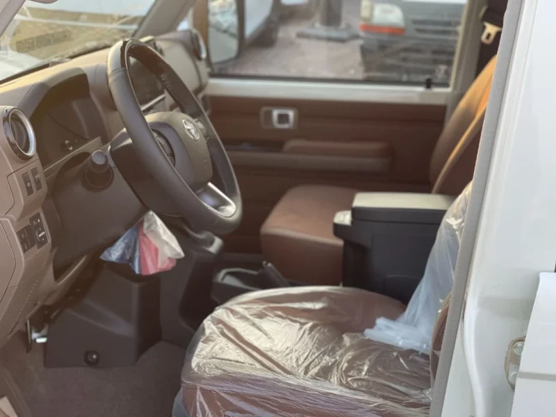2026 Toyota Land Cruiser 70 HT VXR LC 78 2.8L 4 Cylinders Diesel Engine White Beige SUV