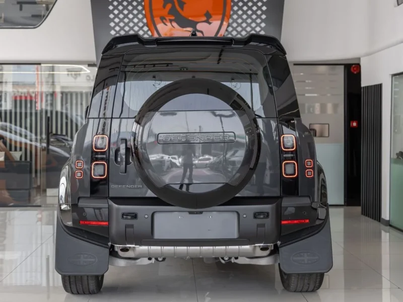 2026 Land Rover Defender 110 X-Dynamic HSE P400 4.0L 6 Cylinders Engine Dark Grey Tan SUV