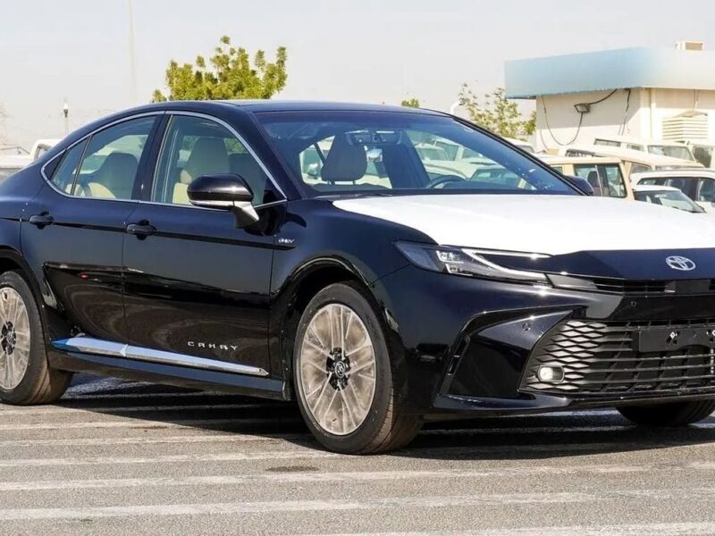 2026 Toyota Camry LE HYBRID 2.5-liter 4-Cylinder Engine Black Beige Sedan GCC Specs Automatic