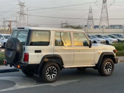 2026 Toyota Land Cruiser 70 HT VXR LC 78 2.8L 4 Cylinders Diesel Engine White Beige SUV