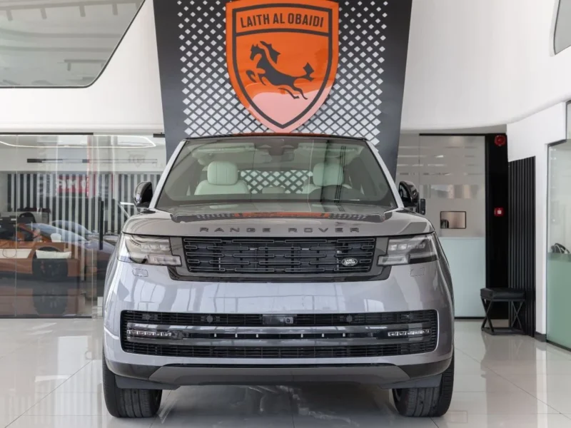 2026 Land Rover Range Rover Vogue HSE P530 Black Edition 4.0L 8 Cylinders Grey White SUV