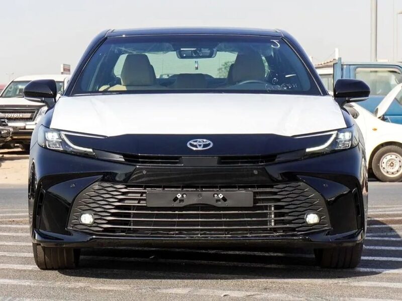 2026 Toyota Camry LE HYBRID 2.5-liter 4-Cylinder Engine Black Beige Sedan GCC Specs Automatic