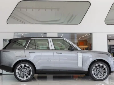 2026 Land Rover Range Rover Vogue HSE P530 Black Edition 4.0L 8 Cylinders Grey White SUV