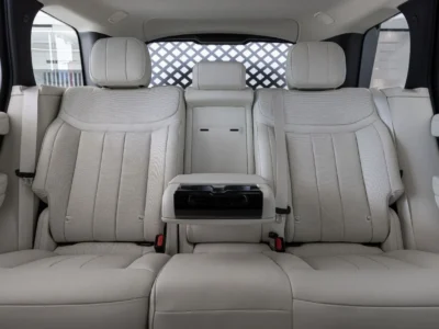 2026 Land Rover Range Rover Vogue HSE P530 Black Edition 4.0L 8 Cylinders Grey White SUV