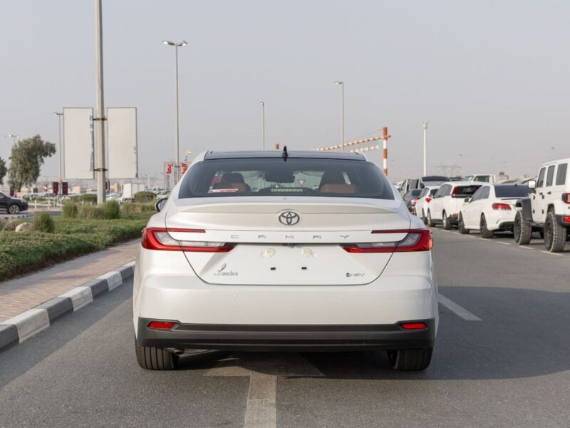 2026 Toyota Camry LUMIERE 2.5 Litres 4 Cylinders Hybrid Engine White Tan Sedan GCC Specs