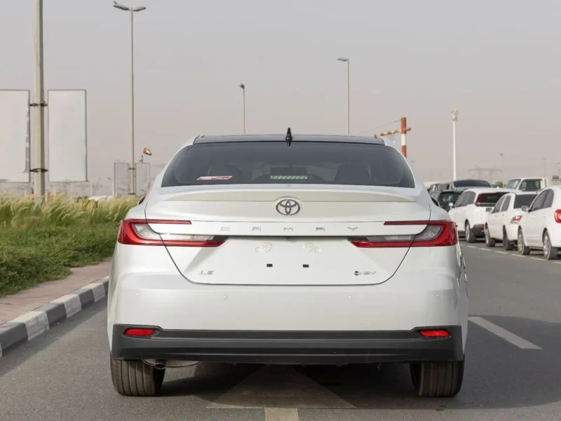 2026 Toyota Camry LE 2.5 Litres 4 Cylinders Hybrid Engine White Beige Sedan GCC Specs