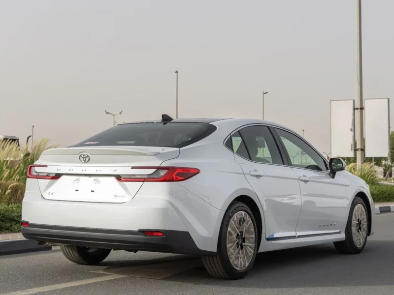 2026 Toyota Camry LE 2.5 Litres 4 Cylinders Hybrid Engine White Beige Sedan GCC Specs