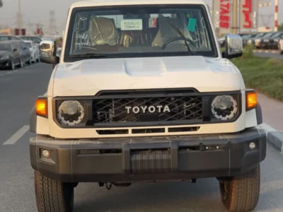 2026 Toyota Land Cruiser 70 HT VXR LC 78 2.8L 4 Cylinders Diesel Engine White Beige SUV