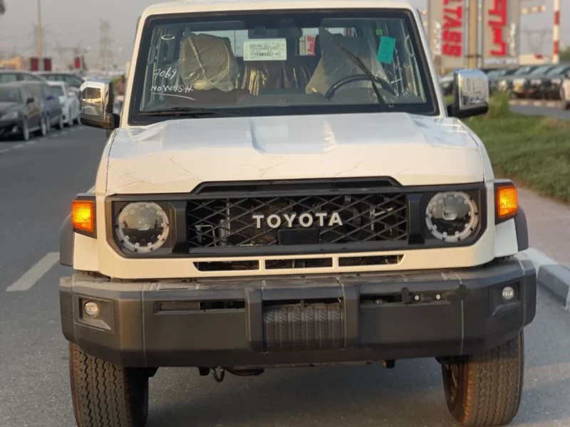 2026 Toyota Land Cruiser 70 HT VXR LC 78 2.8L 4 Cylinders Diesel Engine White Beige SUV