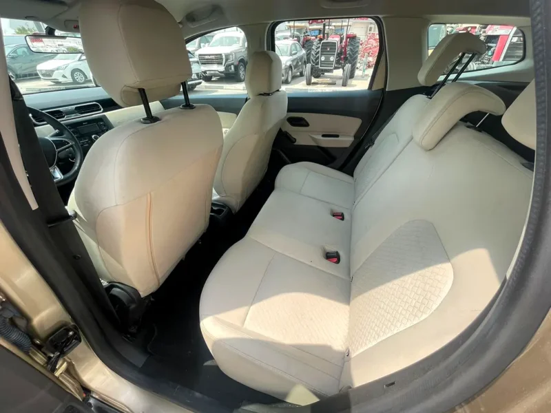 2020 Renault Duster SE 4 Cylinders Petrol Engine Gold Beige SUV GCC Specs Automatic