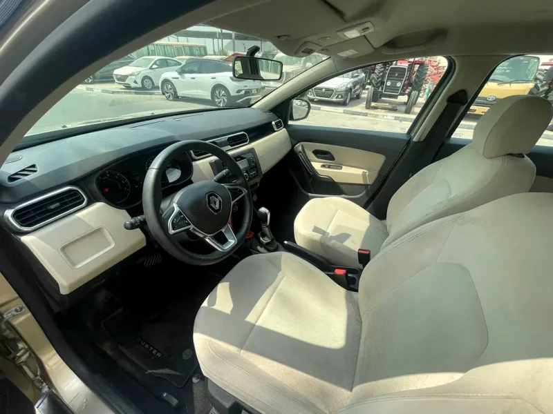 2020 Renault Duster SE 4 Cylinders Petrol Engine Gold Beige SUV GCC Specs Automatic