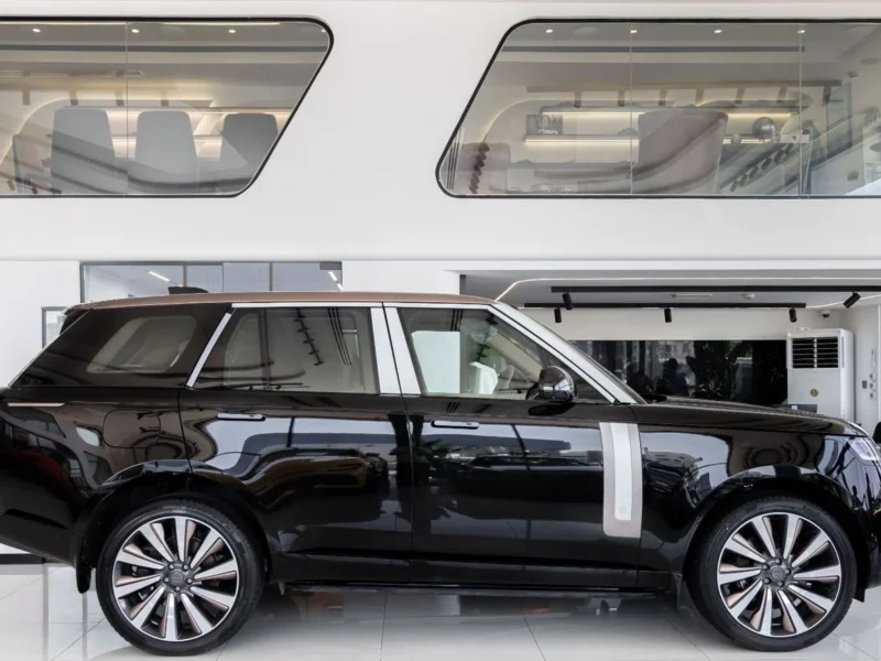 2026 Land Rover Range Rover SV LWB P615 4.4L Twin-Turbo V8 Engine Black Tan SUV GCC