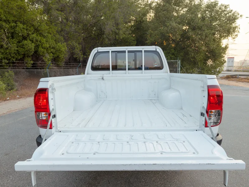 2022 Toyota Hilux GLX Double Cabin 2.7L 4 Cylinders Petrol Engine White Red Pickup Truck GCC