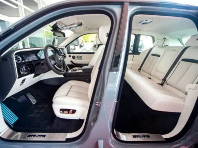 2025 Rolls-Royce Cullinan Black Badge V12 Twin-Turbo 6.75L Grey White SUV Pristine Condition