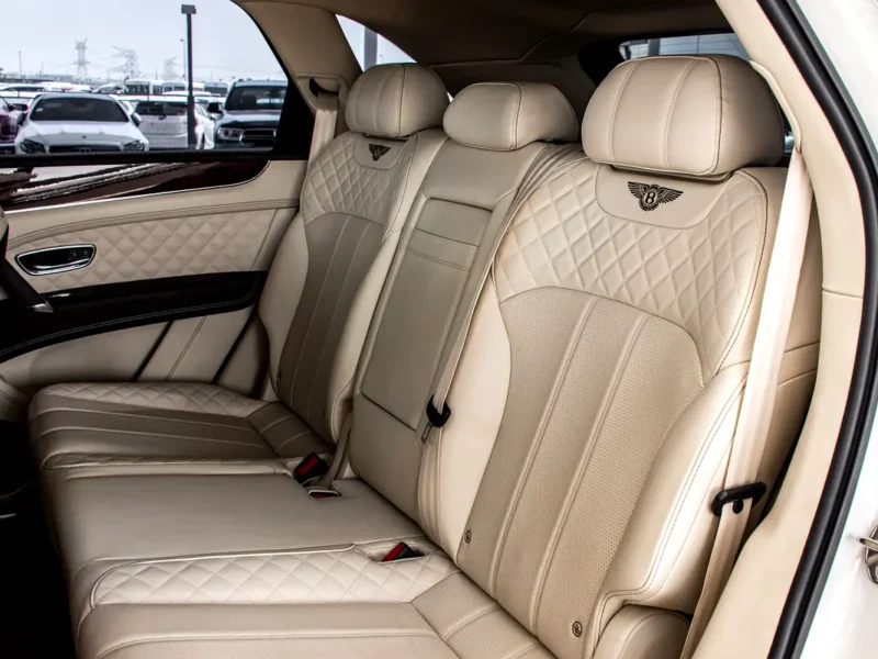 2018 Bentley Bentayga 6.0L W12 Twin-Turbocharged Engine White Beige SUV Pristine Condition