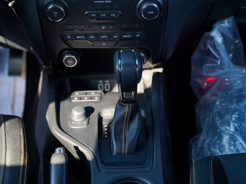 2022 Ford Ranger 2.3-liter EcoBoost Turbocharged 4 Cylinder Engine Silver Beige Pickup Truck