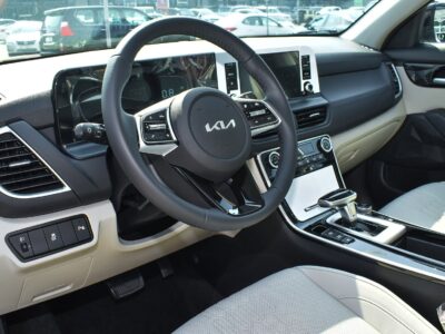 2024 Kia Seltos 2.0 Litres 4-Cylinder Petrol Engine White Beige SUV GCC Specs Automatic