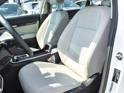 2024 Kia Seltos 2.0 Litres 4-Cylinder Petrol Engine White Beige SUV GCC Specs Automatic