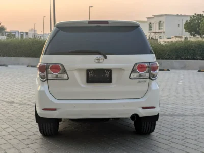 2012 Toyota Fortuner EXR 2.7 Litres 4-Cylinder Petrol Engine White Beige SUV GCC Specs