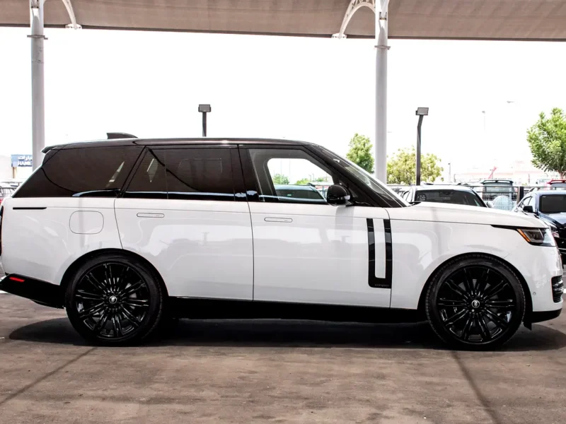 2023 Land Rover Range Rover P530 Autobiography 4.4L Twin-Turbo V8 Engine White Black SUV
