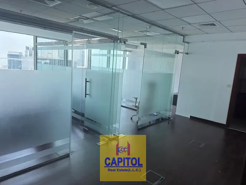 661 sqft Direct from Owner BEAUTIFUL FURNISHED OFFICE WITH OWN WASHROOM AND PANTRY