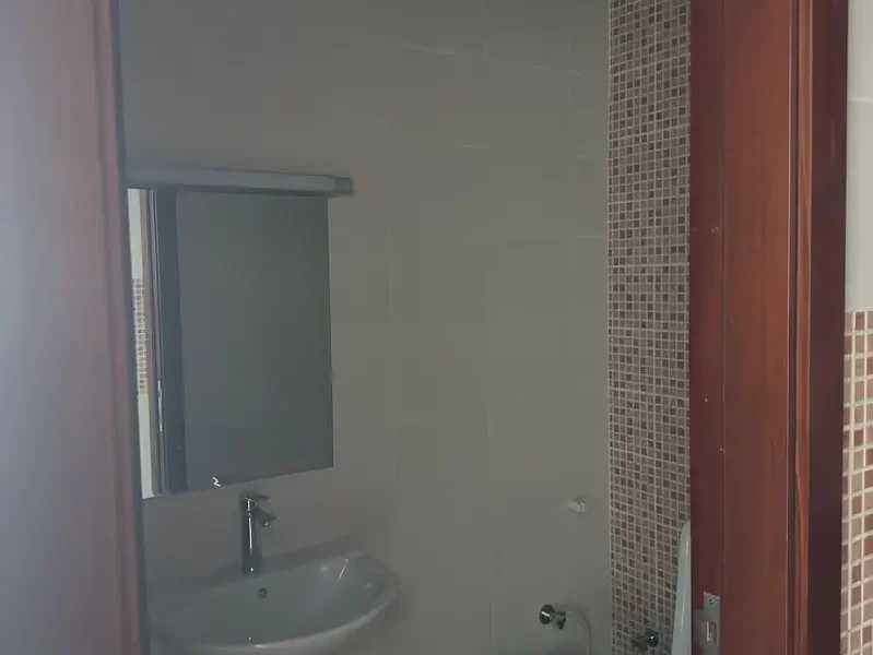 661 sqft Direct from Owner BEAUTIFUL FURNISHED OFFICE WITH OWN WASHROOM AND PANTRY