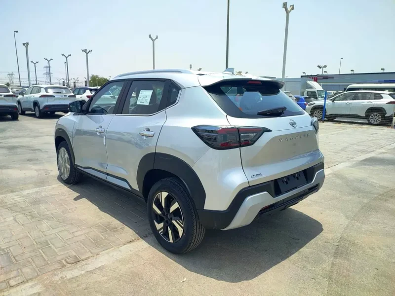 2026 Nissan Magnite SV 1.0 Litres 3 Cylinders Petrol Engine Silver Black Crossover Full Option