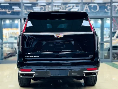 2022 Cadillac Escalade Platinum Luxury 6.2 Litres V8 Petrol Engine Black SUV Automatic