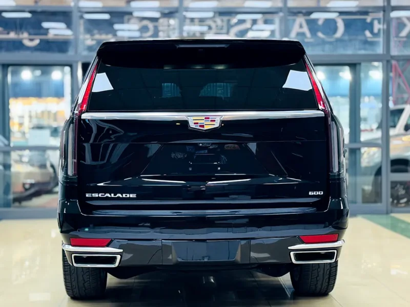 2022 Cadillac Escalade Platinum Luxury 6.2 Litres V8 Petrol Engine Black SUV Automatic