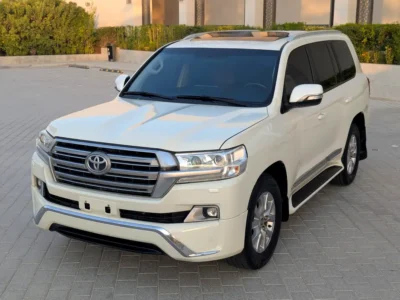 2018 Toyota Land Cruiser GXR 8 Cylinders Diesel Engine White Brown SUV Full Option GCC