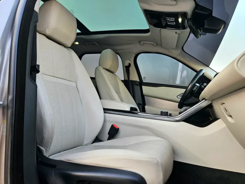 2018 Land Rover Range Rover Velar P250 S 2.0L 4 Cylinders Petrol Engine Silver Beige SUV GCC