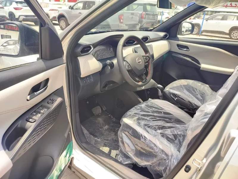 2026 Nissan Magnite SV 1.0 Litres 3 Cylinders Petrol Engine Silver Black Crossover Full Option