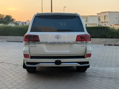 2018 Toyota Land Cruiser GXR 8 Cylinders Diesel Engine White Brown SUV Full Option GCC