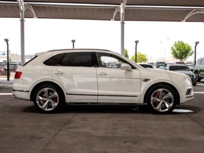 2018 Bentley Bentayga 6.0L W12 Twin-Turbocharged Engine White Beige SUV Pristine Condition