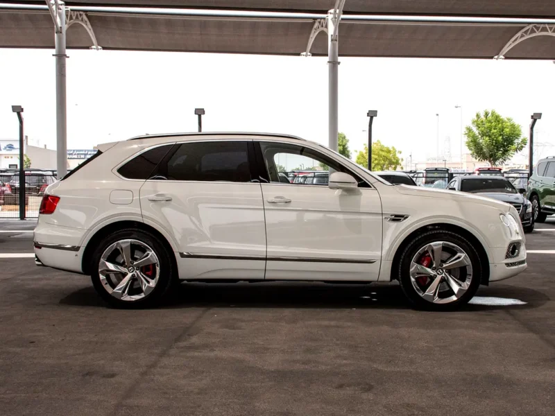 2018 Bentley Bentayga 6.0L W12 Twin-Turbocharged Engine White Beige SUV Pristine Condition